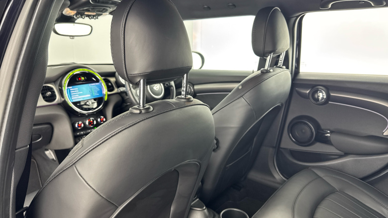 MINI Hatchback 1.5 Cooper Exclusive Premium 5dr Auto Petrol Hatchback